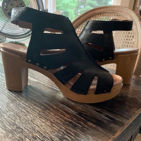 dansko demetra sandals